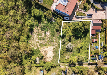 Prodej pozemku 1070 m², Husinec
