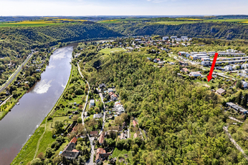 Prodej pozemku 1070 m², Husinec