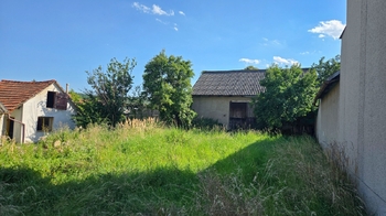 Pohled od ulice do zahrady - Prodej pozemku 635 m², Dětkovice