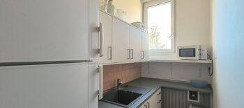 Pronájem obchodních prostor 328 m², Praha 8 - Kobylisy