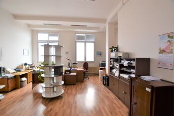 Pronájem obchodních prostor 328 m², Praha 8 - Kobylisy