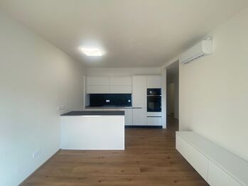 Pronájem bytu 2+kk v osobním vlastnictví 66 m², Zlín