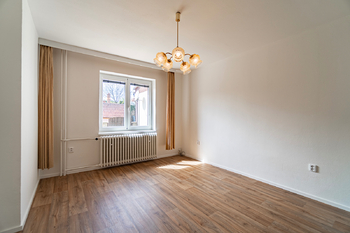 Prodej obchodních prostor 631 m², Hluboké Mašůvky