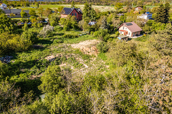 Prodej pozemku 1885 m², Husinec
