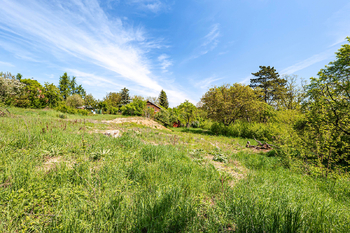 Prodej pozemku 1885 m², Husinec