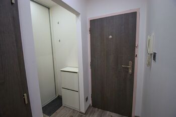 předsíň - Pronájem bytu 2+kk v družstevním vlastnictví 40 m², České Budějovice