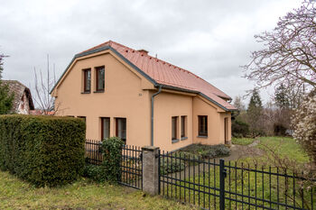 Pronájem domu 132 m², Všestary