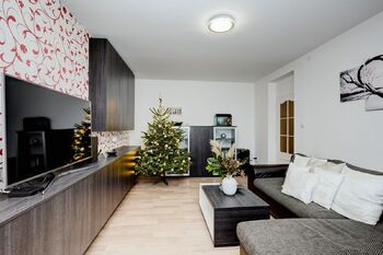 obývací pokoj foto 3 - Prodej bytu 3+1 v osobním vlastnictví 69 m², Blansko