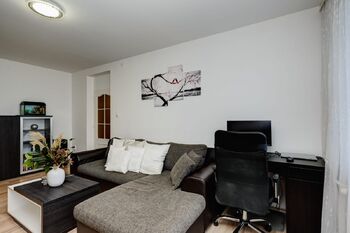 obývací pokoj foto 4 - Prodej bytu 3+1 v osobním vlastnictví 69 m², Blansko