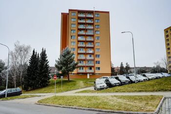 pohled na obytný dům - Prodej bytu 3+1 v osobním vlastnictví 69 m², Blansko 