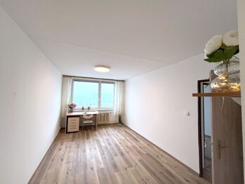 Pronájem bytu 2+kk v osobním vlastnictví 45 m², Praha 9 - Černý Most