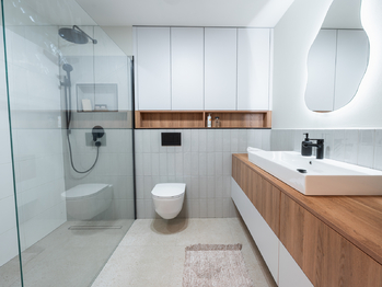 Vzorový byt - koupelna standardy - Prodej bytu atypický v osobním vlastnictví 237 m², České Budějovice