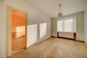 pokoj vedle obývacího pokoje - Prodej bytu 3+1 v osobním vlastnictví 75 m², Kolín