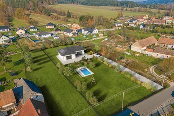 Vizualizace jedné stavby na celém pozemku. - Prodej pozemku 3297 m², Číměř