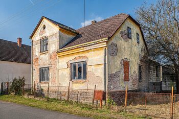 Rodinný dům na jednom z pozemků. - Prodej pozemku 5081 m², Číměř