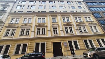 Pronájem bytu 1+kk v osobním vlastnictví 30 m², Praha 5 - Smíchov