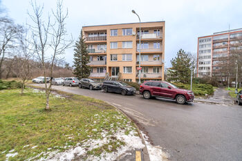 okolí - Pronájem bytu 2+kk v osobním vlastnictví 45 m², Praha 8 - Kobylisy