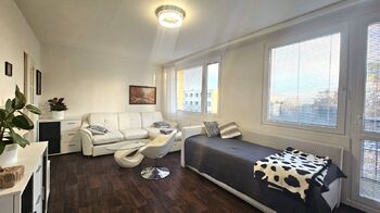 Pronájem bytu 1+kk v osobním vlastnictví 34 m², Praha 8 - Kobylisy