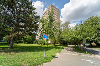 Pohled na dům - Pronájem bytu 3+1 v osobním vlastnictví 80 m², Kolín