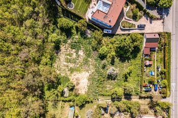 Prodej pozemku 3223 m², Husinec