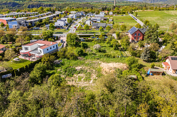 Prodej pozemku 3223 m², Husinec