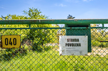 Prodej pozemku 3223 m², Husinec