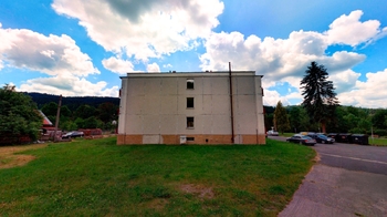 Prodej nájemního domu 1300 m², Karolinka