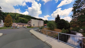 Prodej nájemního domu 1300 m², Karolinka