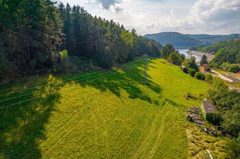 Prodej pozemku 4358 m², Milešov