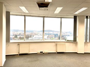 Pronájem kancelářských prostor 377 m², Brno