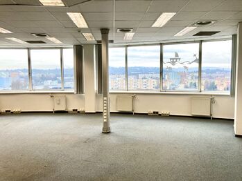 Pronájem kancelářských prostor 377 m², Brno