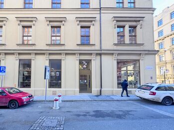 Pronájem obchodních prostor 98 m², Brno