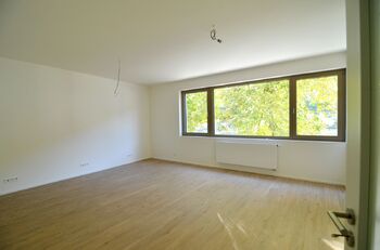 největší místnost 27,5 m2 - Pronájem bytu 3+1 v osobním vlastnictví 75 m², Roztoky