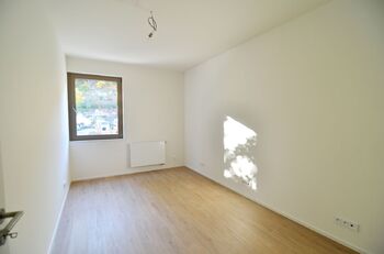 místnost 13,9 m2 - Pronájem bytu 3+1 v osobním vlastnictví 75 m², Roztoky