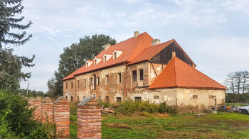 Prodej historického objektu 1000 m², Žáky