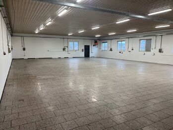 Pronájem obchodních prostor 395 m², Černá Hora