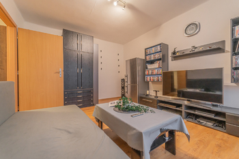 Prodej bytu 1+1 v osobním vlastnictví 30 m², Stochov