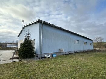 Pronájem skladovacích prostor 415 m², Rašovice