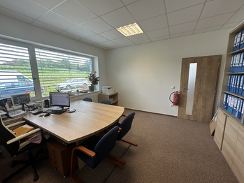 Pronájem skladovacích prostor 415 m², Rašovice
