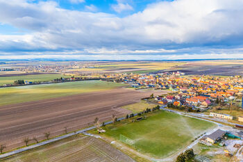 Prodej pozemku 1063 m², Chrášťany