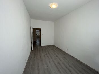 Pronájem bytu 2+kk v osobním vlastnictví 41 m², Praha 8 - Libeň