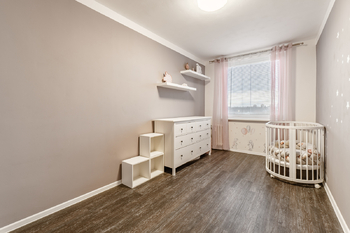 Dětský pokoj - Prodej bytu 3+1 v osobním vlastnictví 81 m², Praha 4 - Modřany