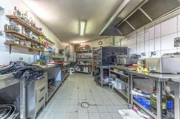 Pronájem restaurace 350 m², Praha 4 - Újezd u Průhonic