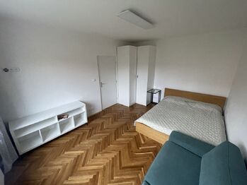 Pokoj - Pronájem bytu 1+1 v osobním vlastnictví 38 m², Nejdek