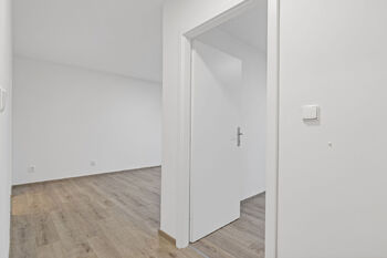 chodba - Pronájem bytu 2+1 v osobním vlastnictví 42 m², Praha 4 - Chodov