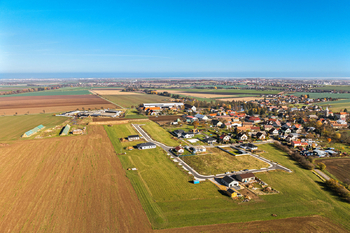 Prodej pozemku 890 m², Stolany