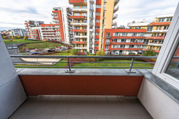 Pronájem bytu 1+kk v osobním vlastnictví 12811 m², Praha 9 - Letňany