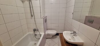 Koupelna s WC - Pronájem bytu 1+1 v osobním vlastnictví 32 m², Vyškov