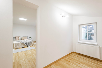 Šatna byt č.1 - Prodej nájemního domu 308 m², Rumburk