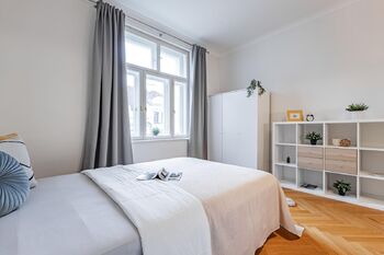 Obývací pokoj - Prodej bytu 1+kk v osobním vlastnictví 30 m², Praha 3 - Žižkov